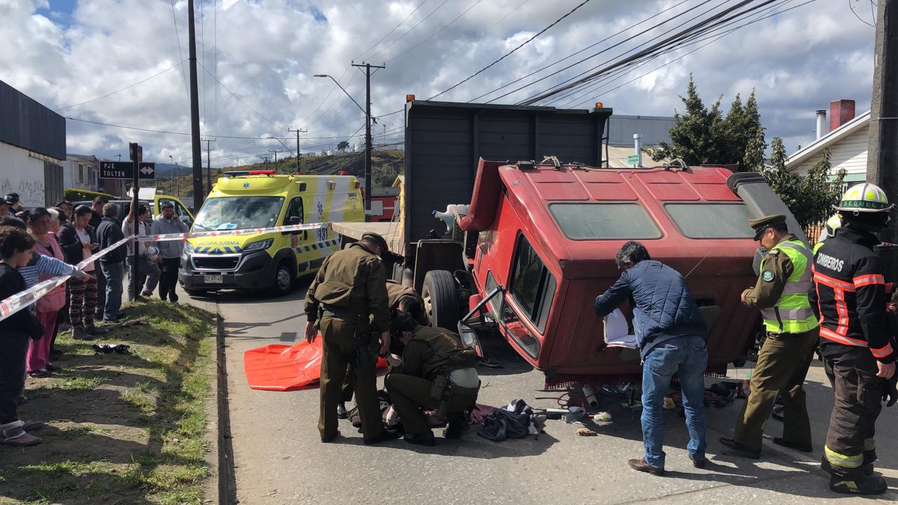 Una persona fallecida y otras dos graves deja accidente de camión en Coronel