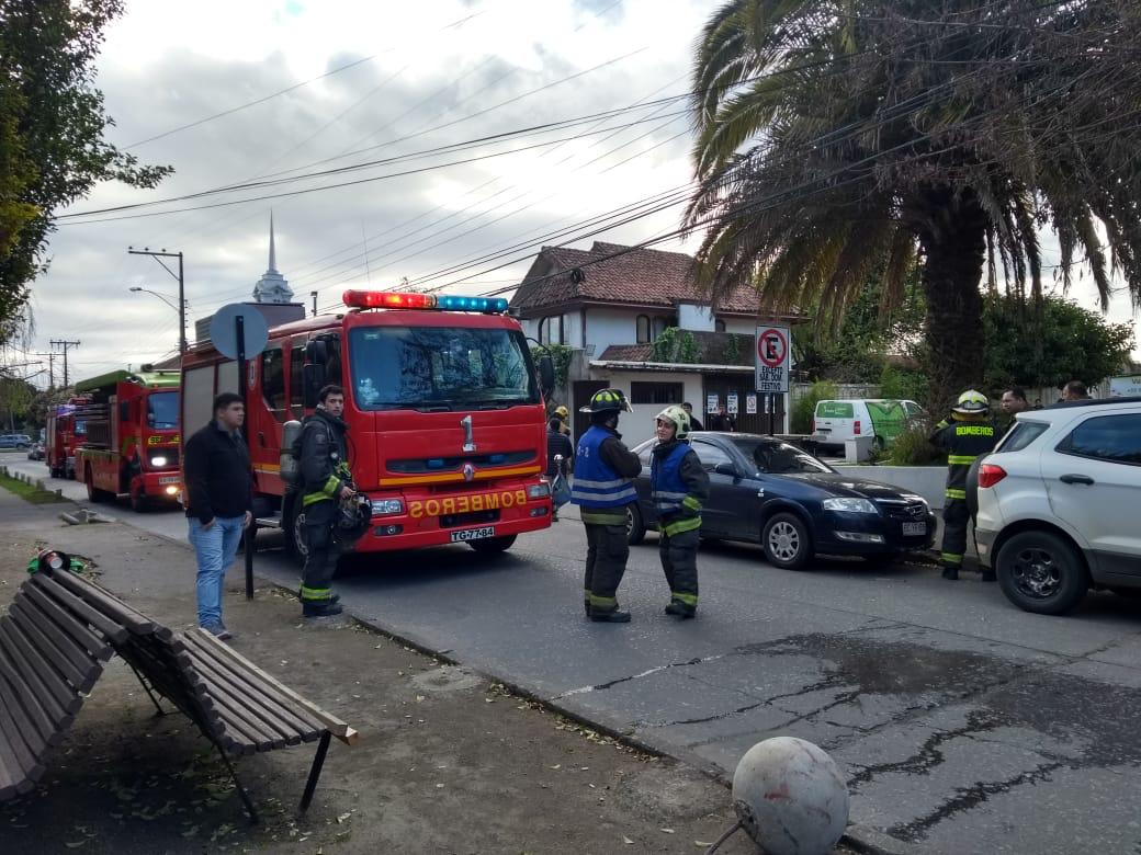 Evacúan local comercial de Clínica de la Mujer en Concepción por posible presencia de gas