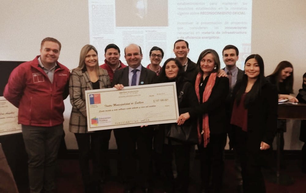 Trece colegios del Biobío reciben millonario aporte para mejoras en infraestructura y equipamiento