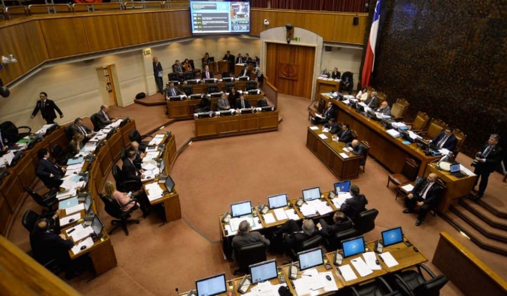 Senadores buscan regular horarios de los marinos mercantes