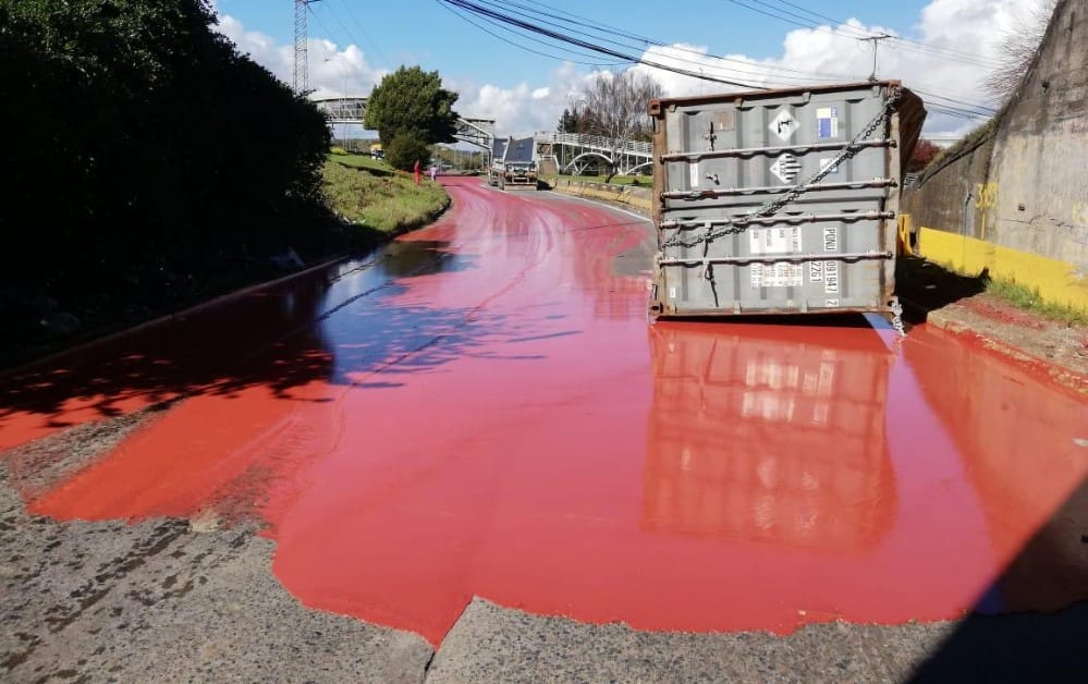 Congestión kilométrica en autopista Concepción-Talcahuano por derrame en Alonso de Ribera