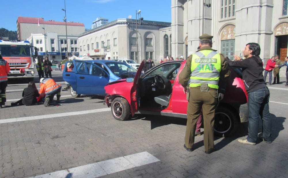 Campaña impacto de Carabineros: Simulan fatal accidente frente a la Catedral