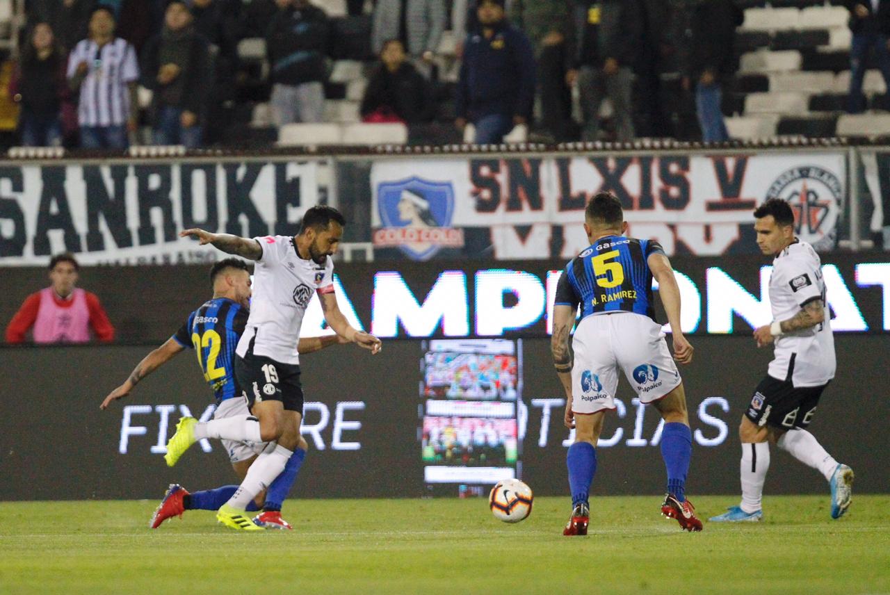 Huachipato sigue en zona de copas tras empatar ante Colo-Colo