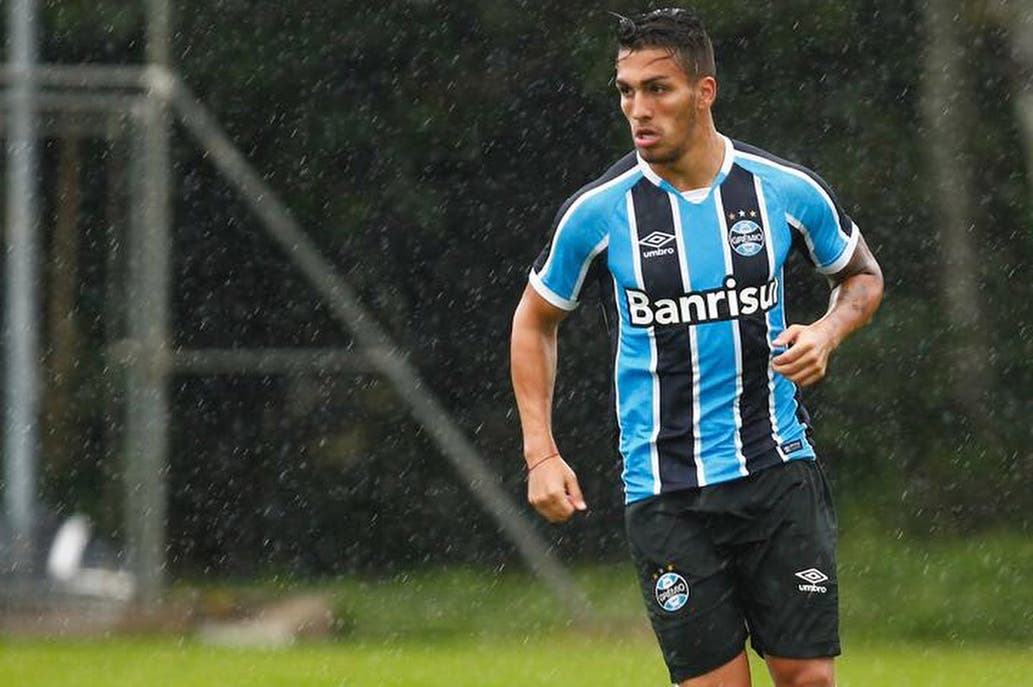 Muere jugador argentino tras apoyarse en una reja y caer de un sexto piso
