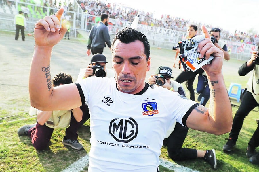 216: Esteban Paredes es leyenda ante el clásico rival