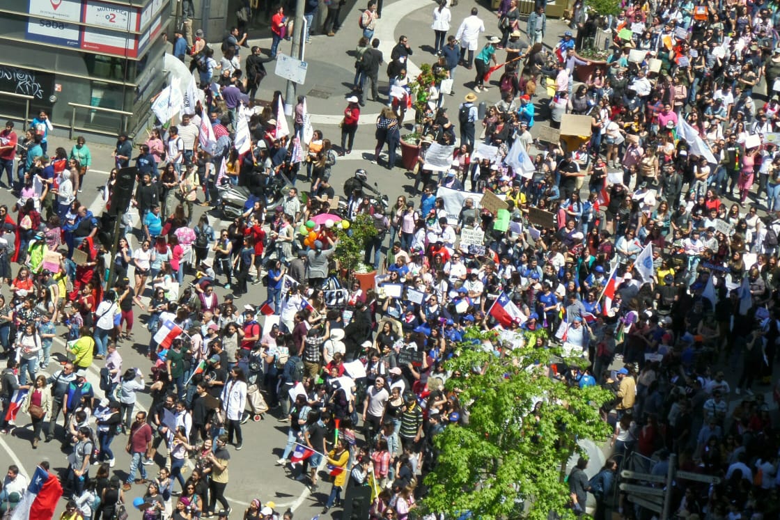 Multitudinaria marcha pacífica en Concepción: Más de 50 mil personas se toman el centro penquista