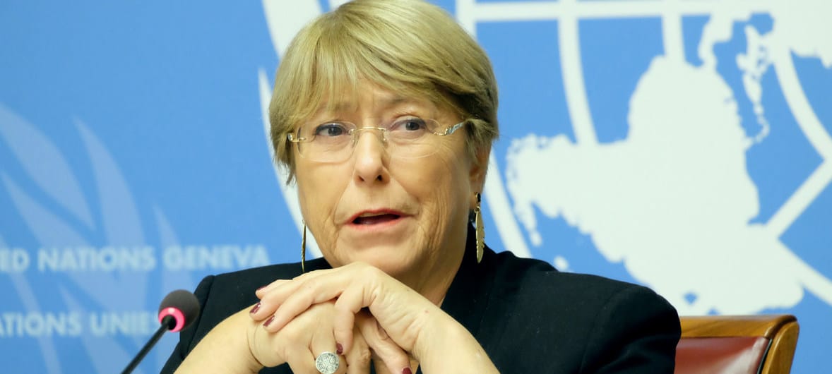 Michelle Bachelet llegó a Chile a una semana de la segunda vuelta presidencial