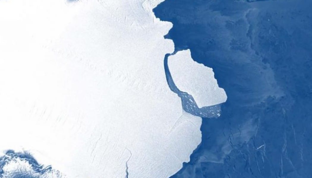 Iceberg 15 veces más grande que Concepción se desprendió de la Antártica