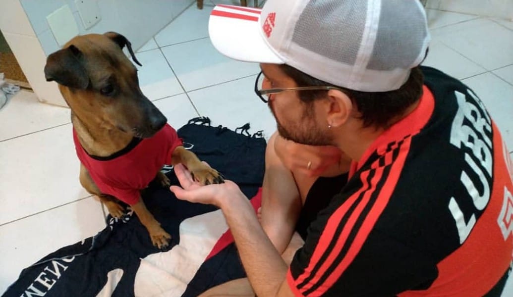 Conmovedora historia de hincha que rifa entrada para salvar a su perro con cáncer