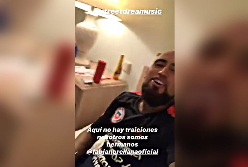 “Aquí no hay traiciones”: Vidal apaga el fuego con bencina tras polémica publicación