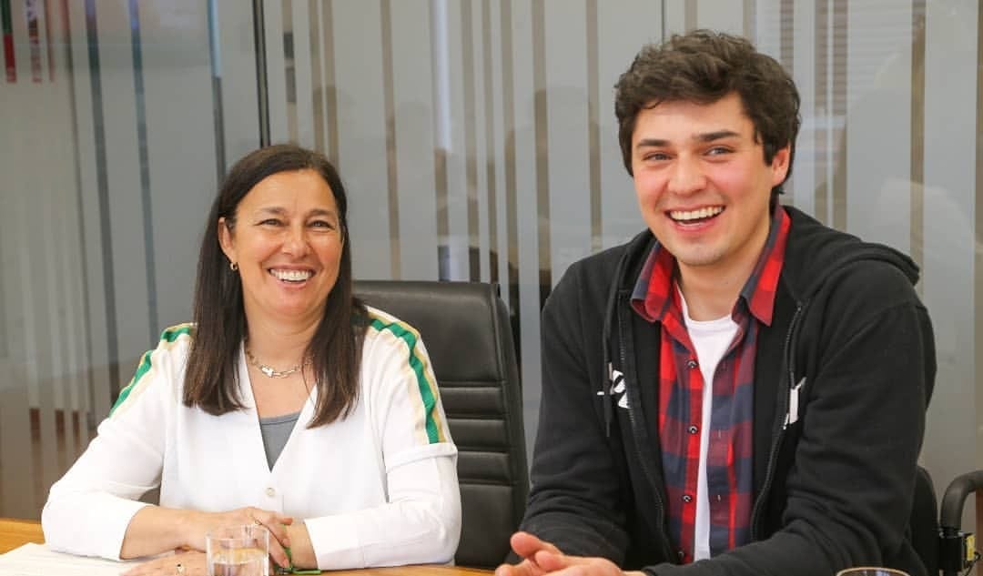 Gustavo ‘Guga’ Ortiz junto a la Ministra del Deporte anuncian el “Seguro Guga”