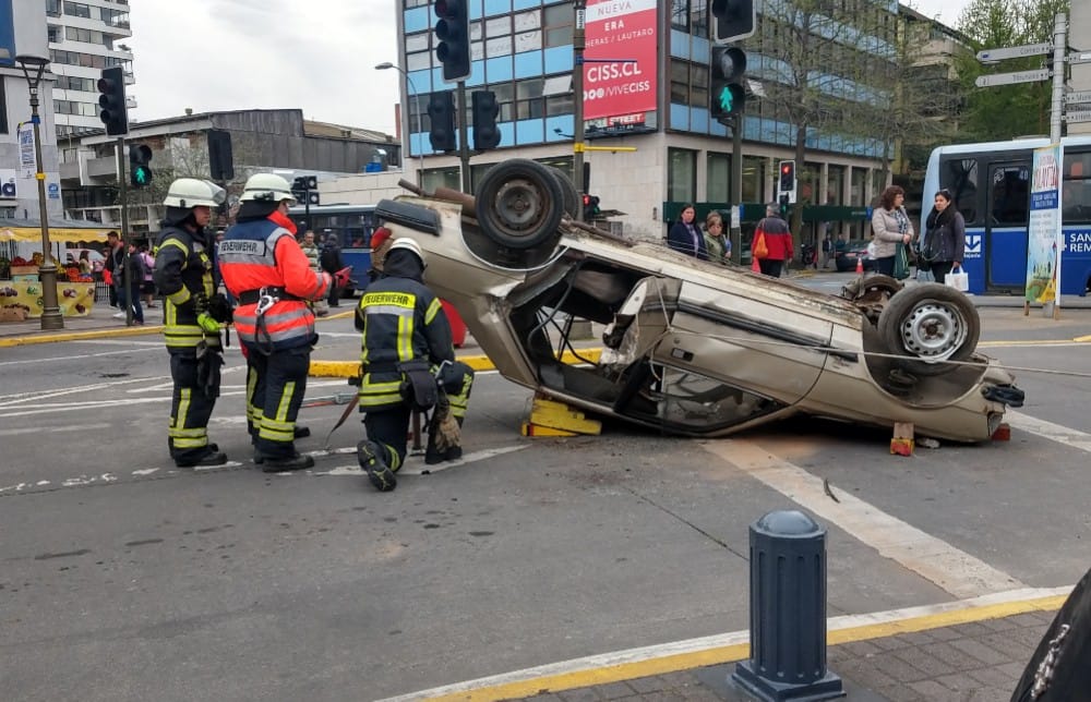 Espectacular accidente en pleno centro de Concepción sorprende a penquistas