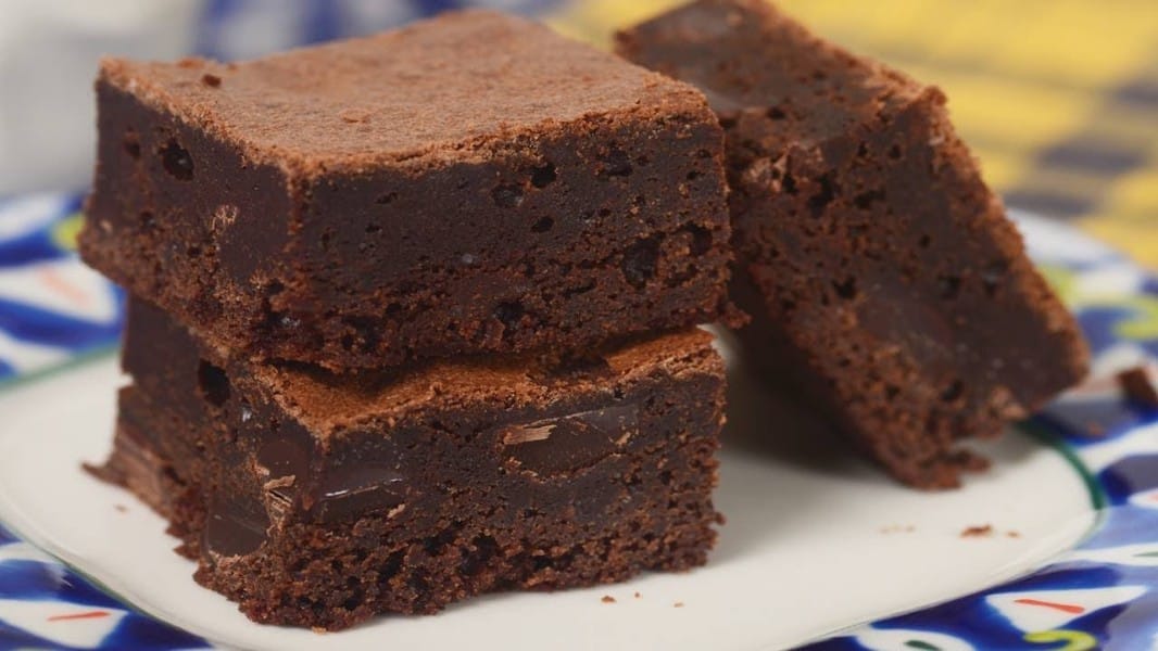 Alumna es drogada con un brownie por compañeros de clases y abusan de ella
