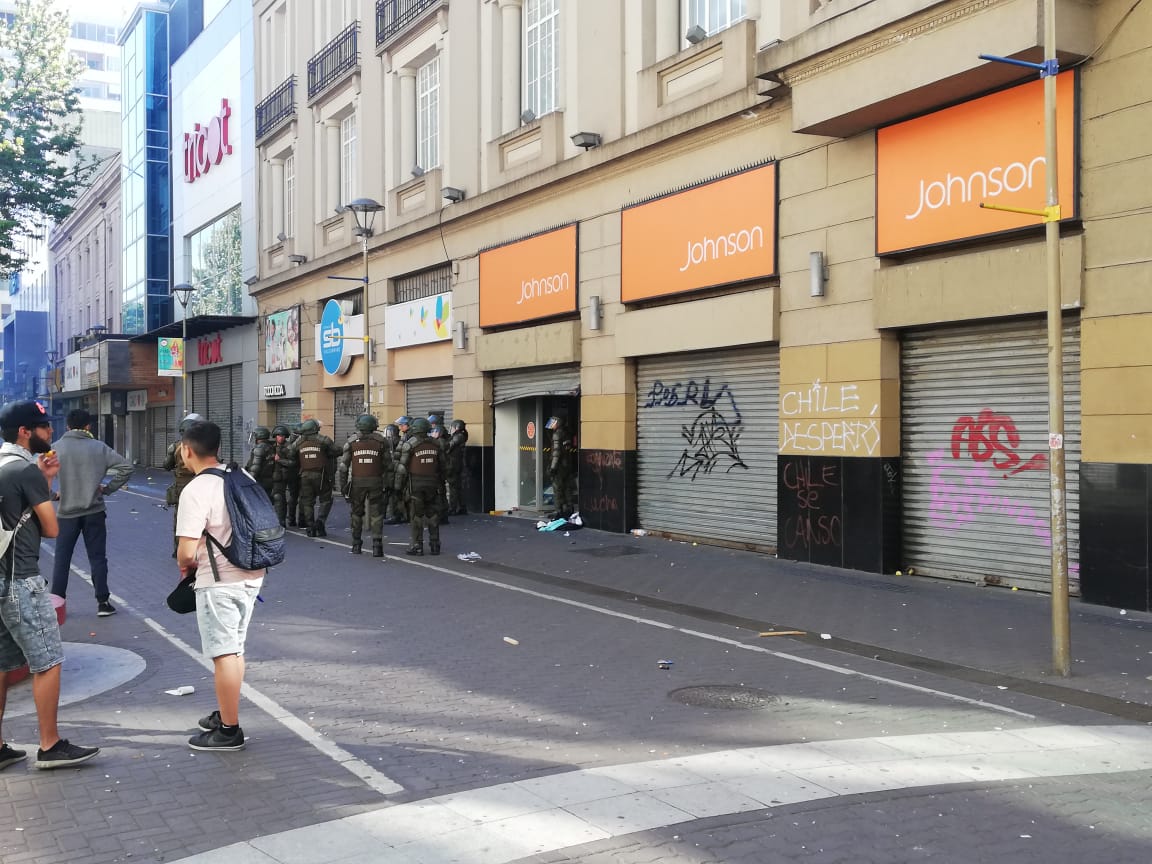 El otro punto negro de la jornada: Saquean tienda Johnson en Concepción
