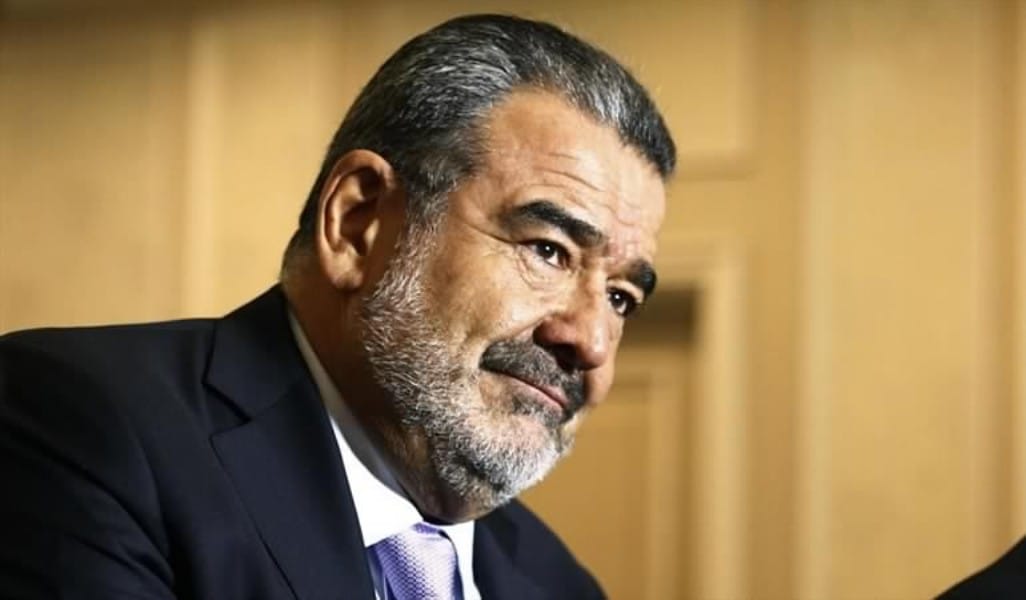 Luksic reacciona antes que el Gobierno y sube el sueldo a sus trabajadores