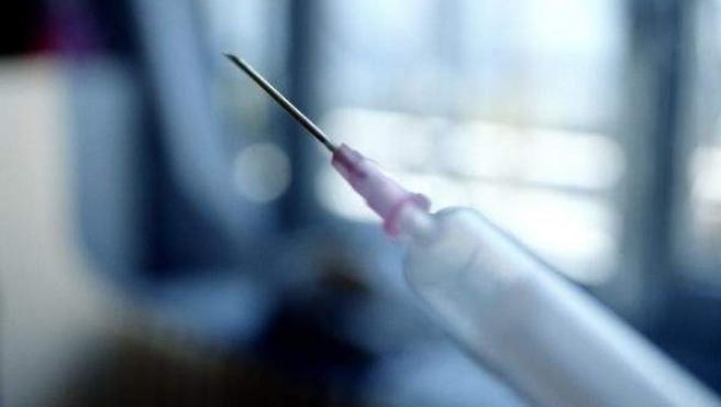 Primer anticonceptivo inyectable para hombres saldría a la venta en meses