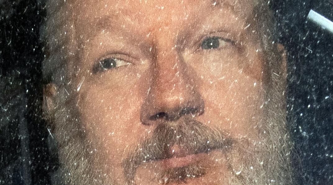 Salud de Julian Assange preocupa a doctores: “Tememos que Pueda morir en prisión”