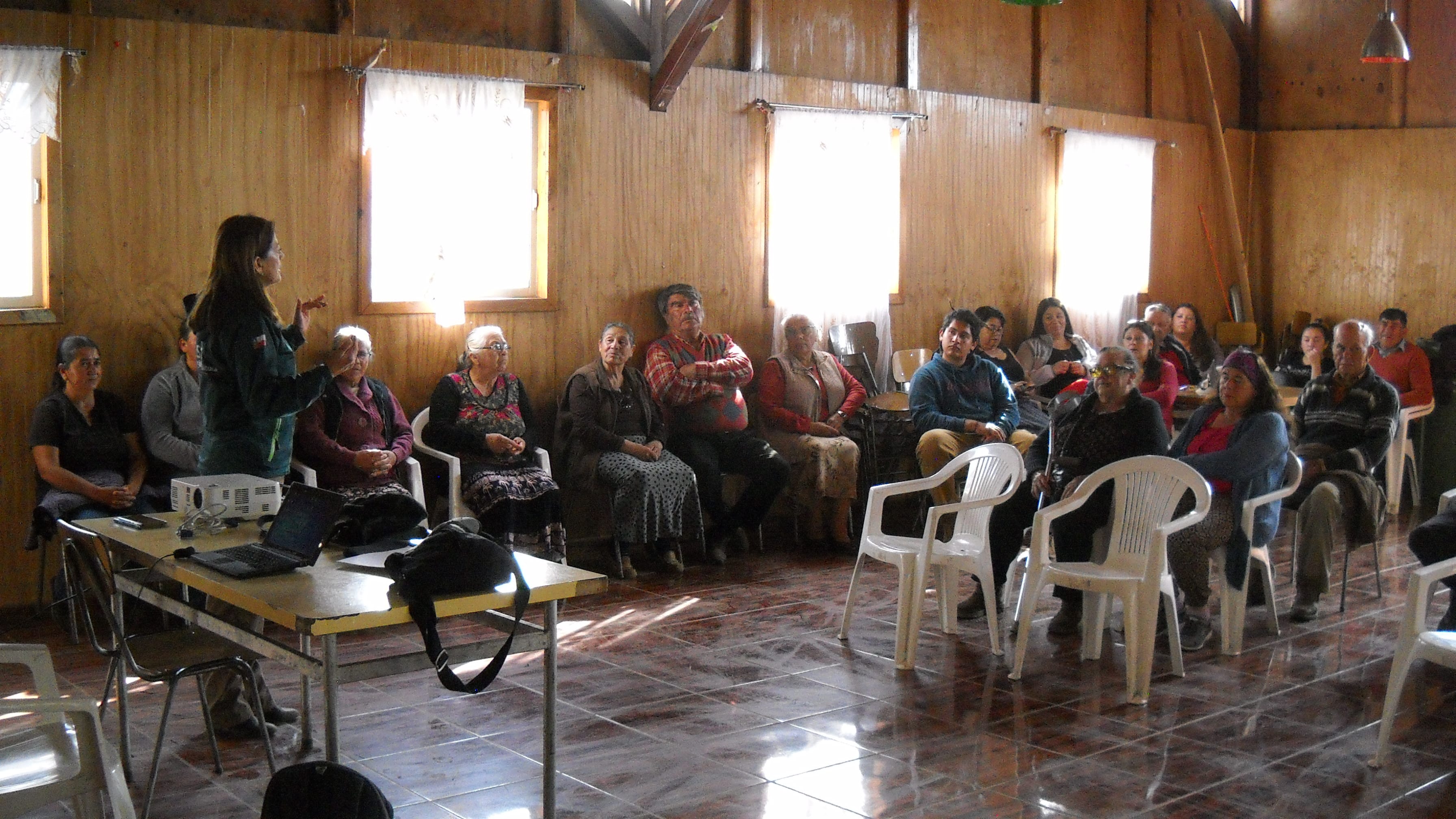 Ganaderos de isla Santa María se capacitan en enfermedades del ganado