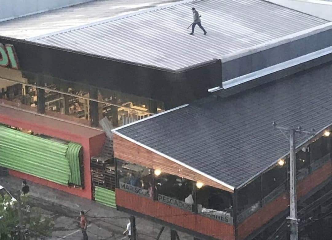 La pesadilla de Kamadi: Turbas atacan tres locales a la vez, colegas llegaron a ayudarlos