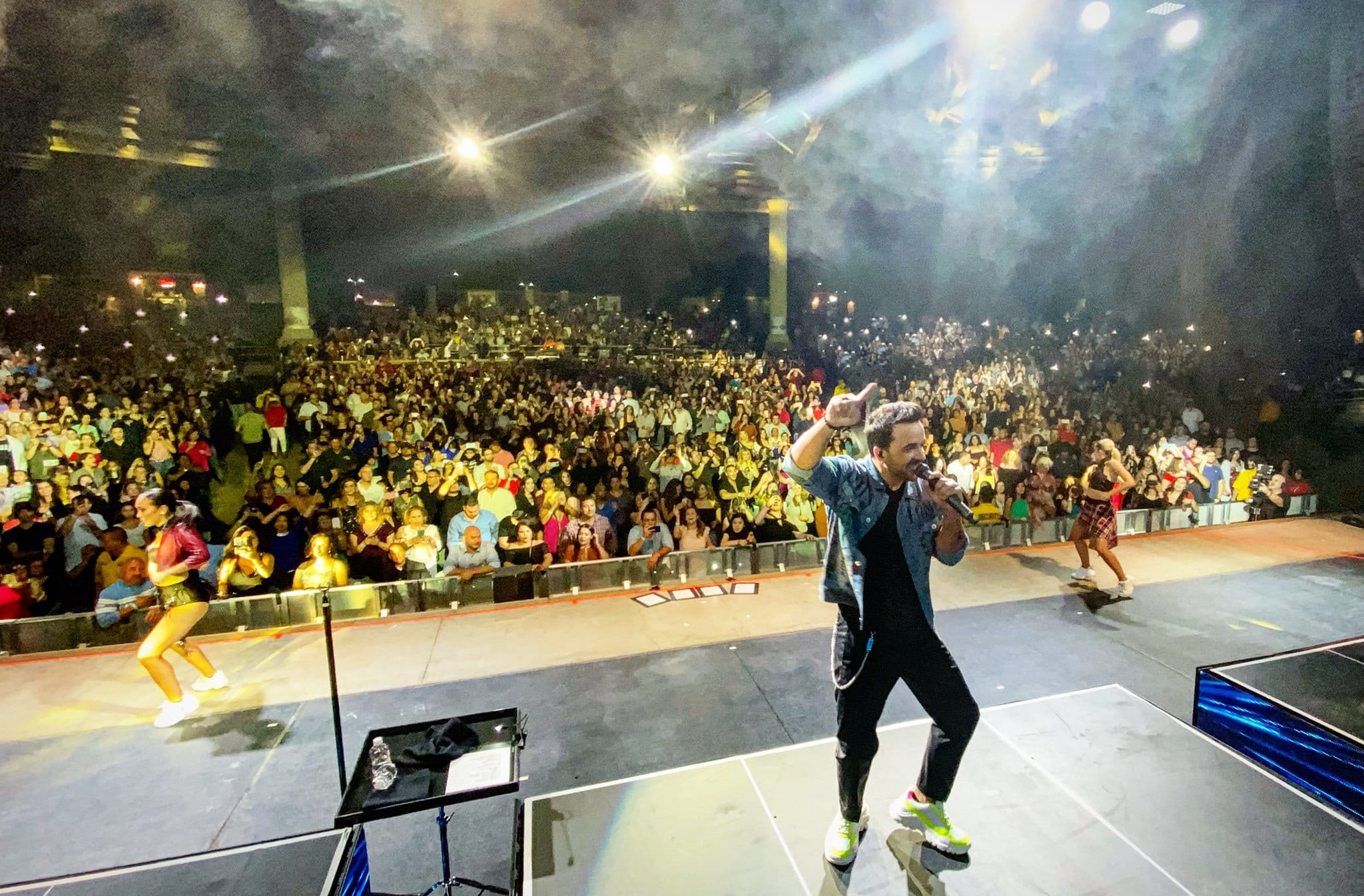 Luis Fonsi cambia lugar y hora de su concierto en Concepción