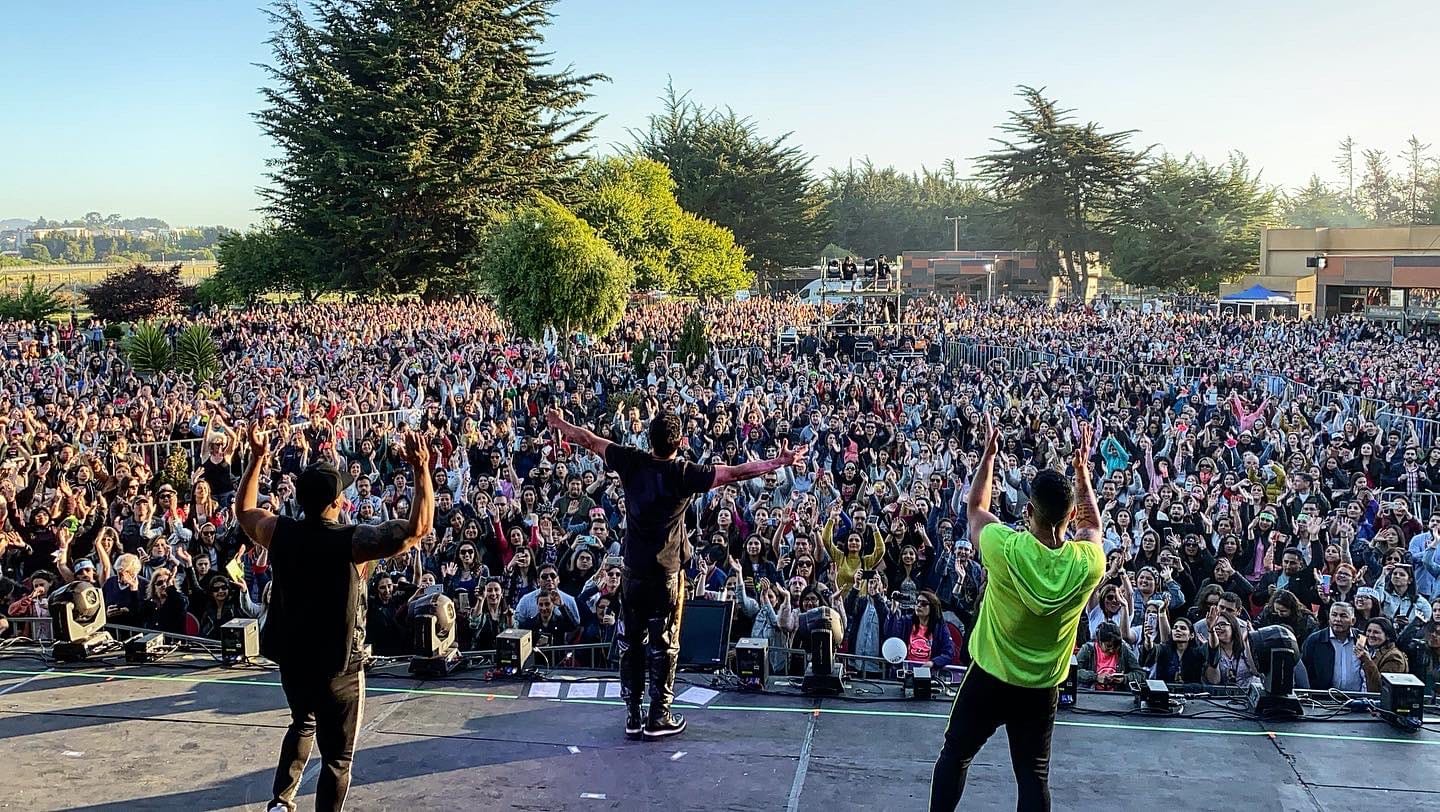 Luis Fonsi no se dio por vencido y se presentó ante cerca de 4 mil personas en Concepción