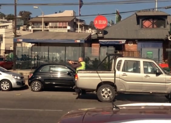 Ciudadano estadounidense disparó a manifestantes en Reñaca: “No hice nada mal”