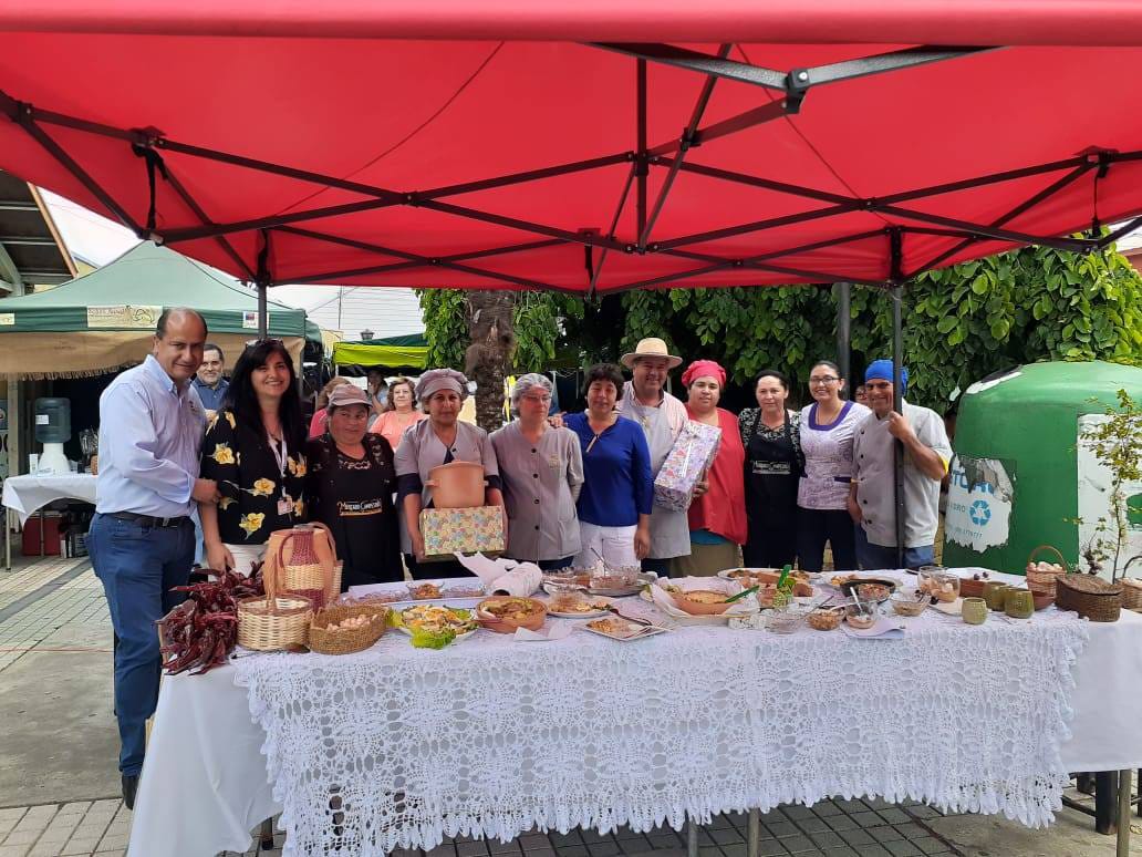 Agricultores de Nacimiento se lucieron con la 1era feria gastronómica del digüeñe