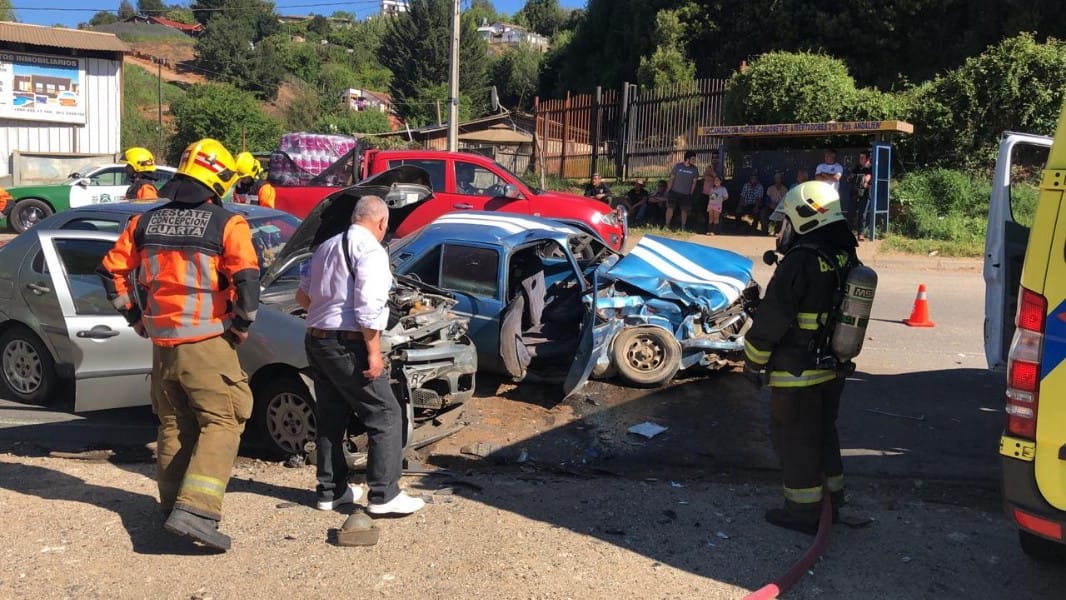 Cuatro personas resultan lesionadas tras colisión a alta energía en sector Puente 5 de Concepción