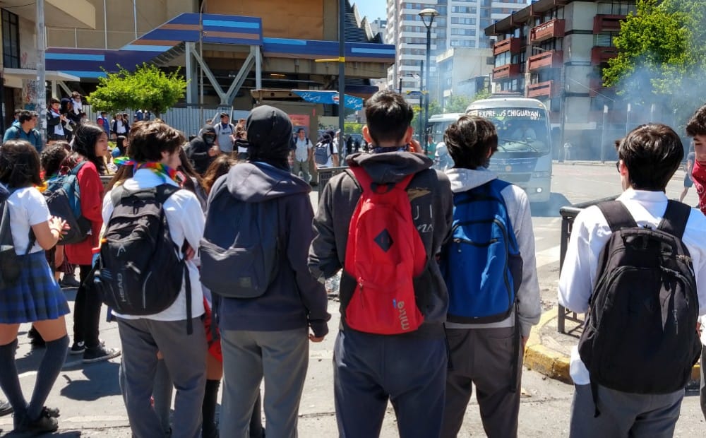 Coronel suspende clases de forma indefinida por manifestaciones sociales en la comuna