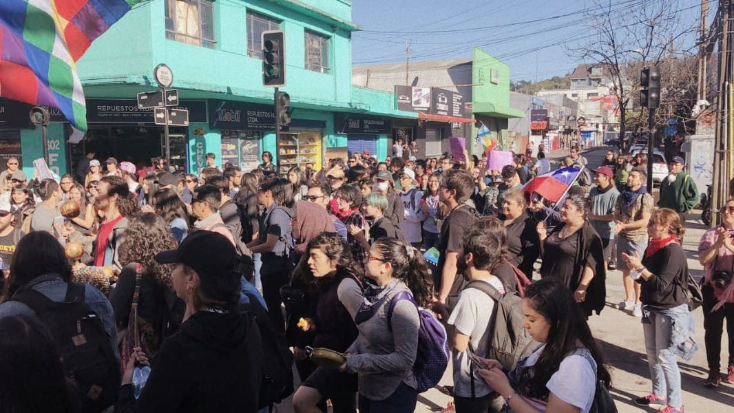 Concepción nuevamente sale a la calle en multitudinaria marcha por la ciudad