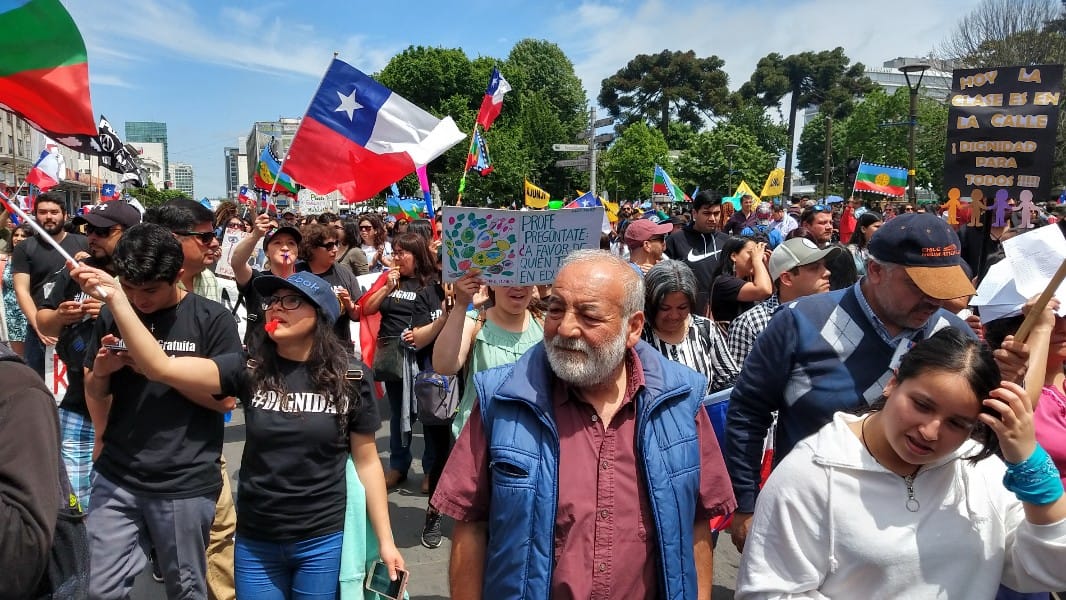 Con multitudinaria marcha de profesores comenzó la semana en Concepción