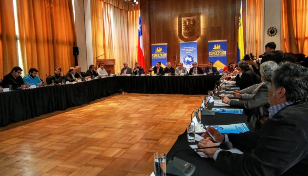 Alcaldes del Biobío deciden mantener Consulta Ciudadana para levantar agenda social