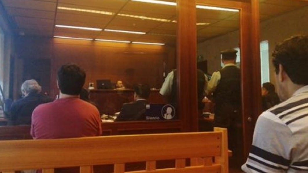 Decretan prisión preventiva a 3 carabineros por participar en presunto montaje en Estado de Excepción