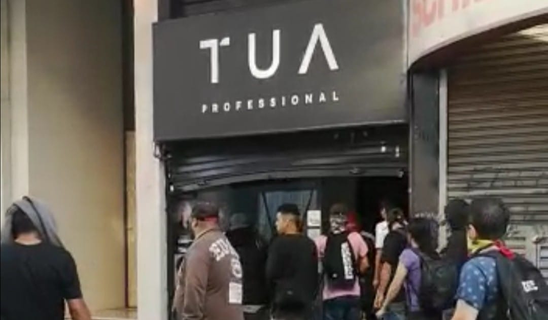 Saqueos a TUA y Cruz Verde marcan disturbios en el centro de Concepción