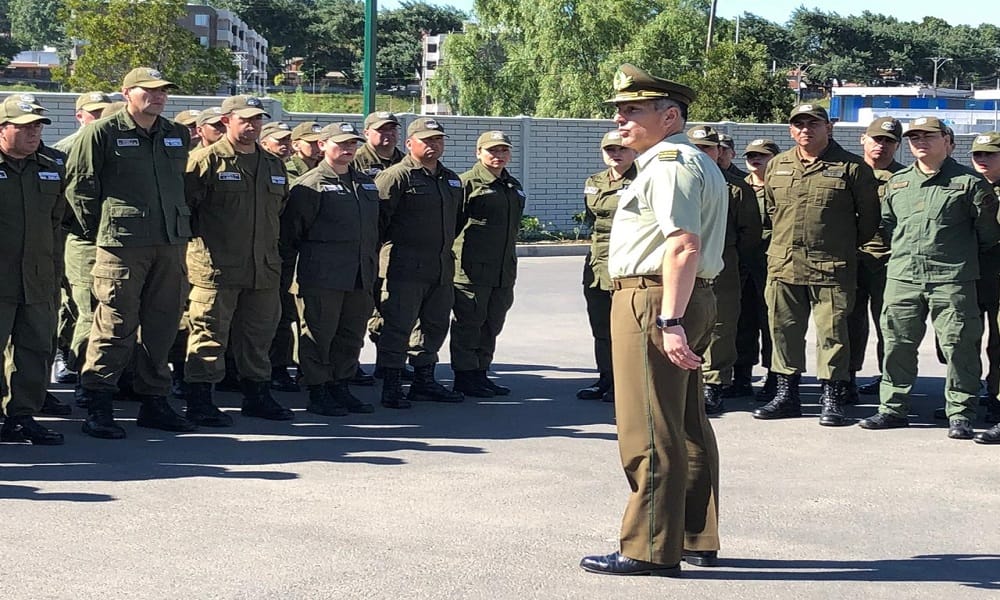 Otra vez vino en silencio: General director de Carabineros visitó el Biobío y sólo se vio en Twitter