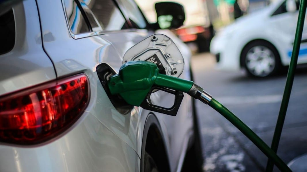 Este jueves suben precios de todas las bencinas por tercera semana consecutiva