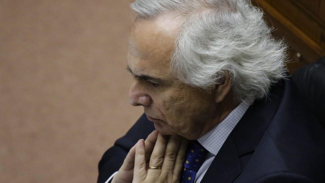 Hoy se define acusación constitucional contra Andrés Chadwick