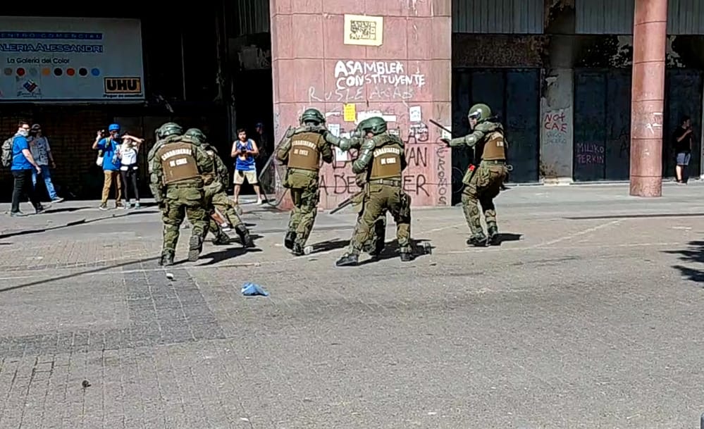 UDI busca proteger a Carabineros con multas de hasta $500 mil para quienes inciten agresiones