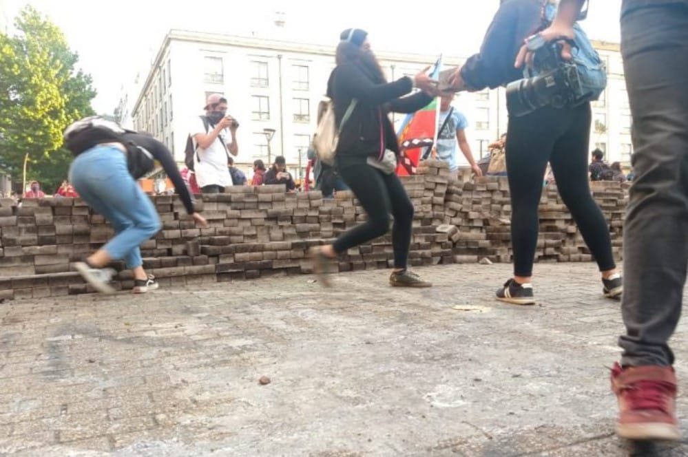 Corte acoge amparo para estudiante y paramédico imputados por remover adocretos en Concepción