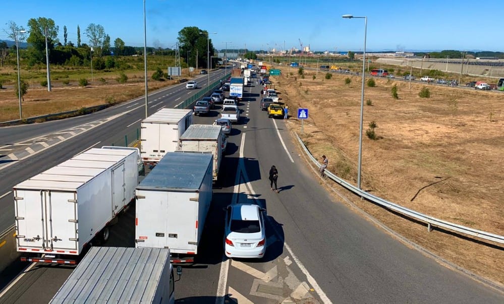 Congestión kilométrica se registra en la Ruta 160 por manifestaciones a la altura de Horcones