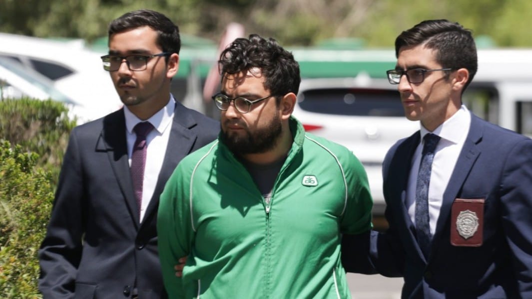Corte libera a profesor imputado por golpear torniquete del Metro
