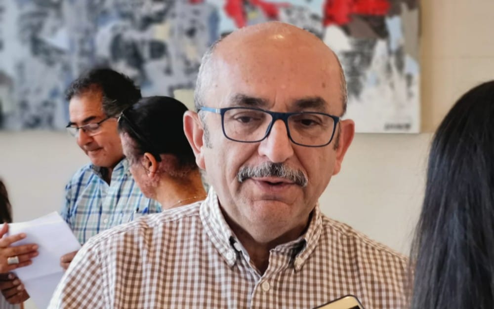 Diputado Romero aseguró que está “en estado de reflexión” sobre permanencia en RN