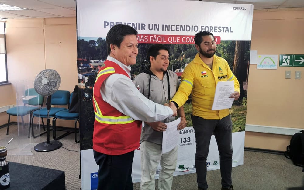 Brigadistas de Conaf llegan a acuerdo y bajan el paro a nivel nacional