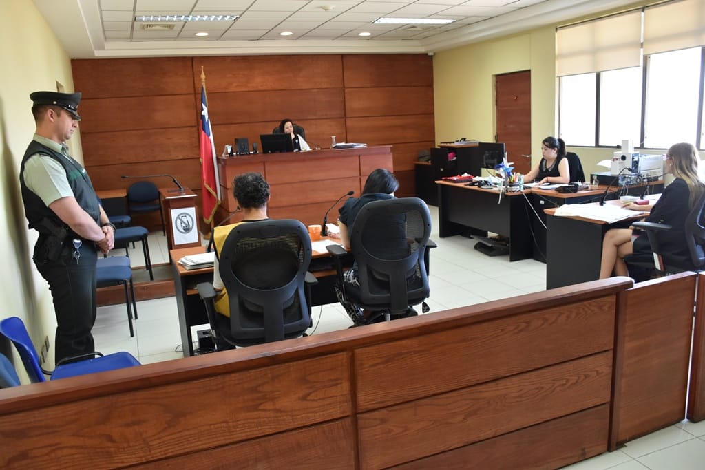 Dejan en prisión preventiva a sujeto que intentó asesinar a su pareja con un serrucho