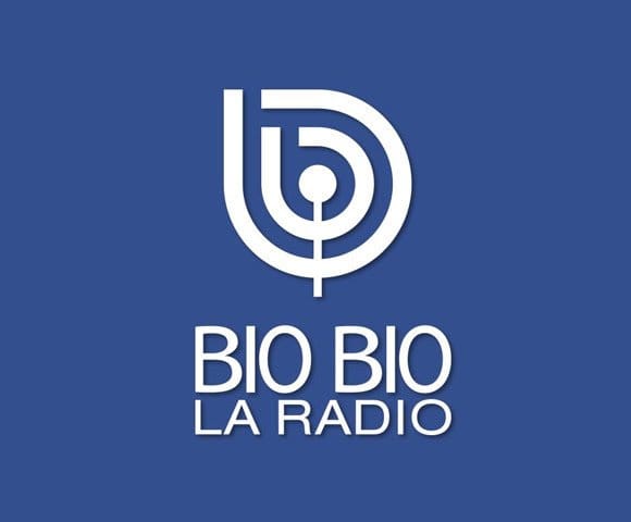 ¡Un error inexcusable que nos avergüenza! Bío Bío se disculpó por transmitir el himno con polémica estrofa