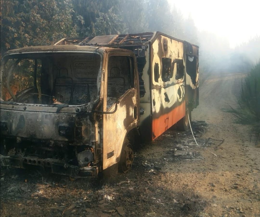 Atacan camión mientras combatía incendios forestales en la Provincia de Arauco
