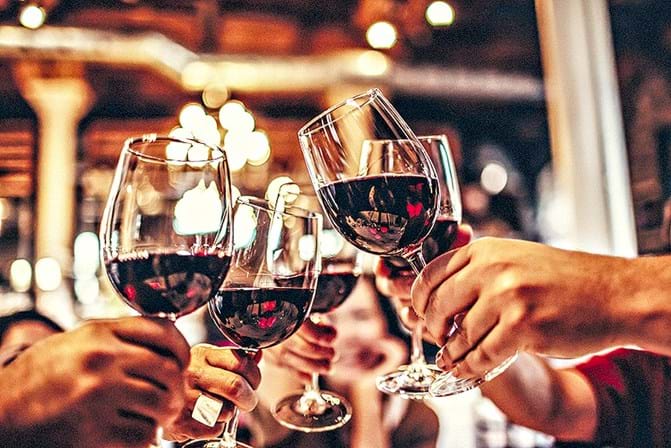 Servel rechazó uso de recursos fiscales al PC, RN y el PR para la compra de vino y cerveza 