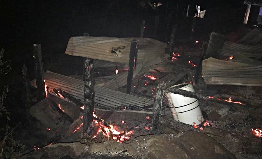 Ataque incendiario consume una casa y una bodega en Tirúa