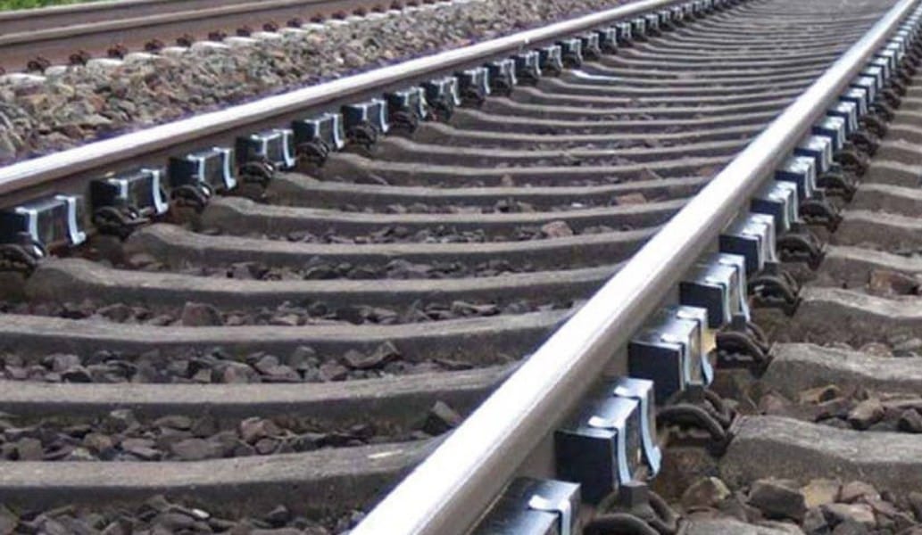 Un hombre murió y una mujer quedó herida tras ser impactados por tren en Cerrillos