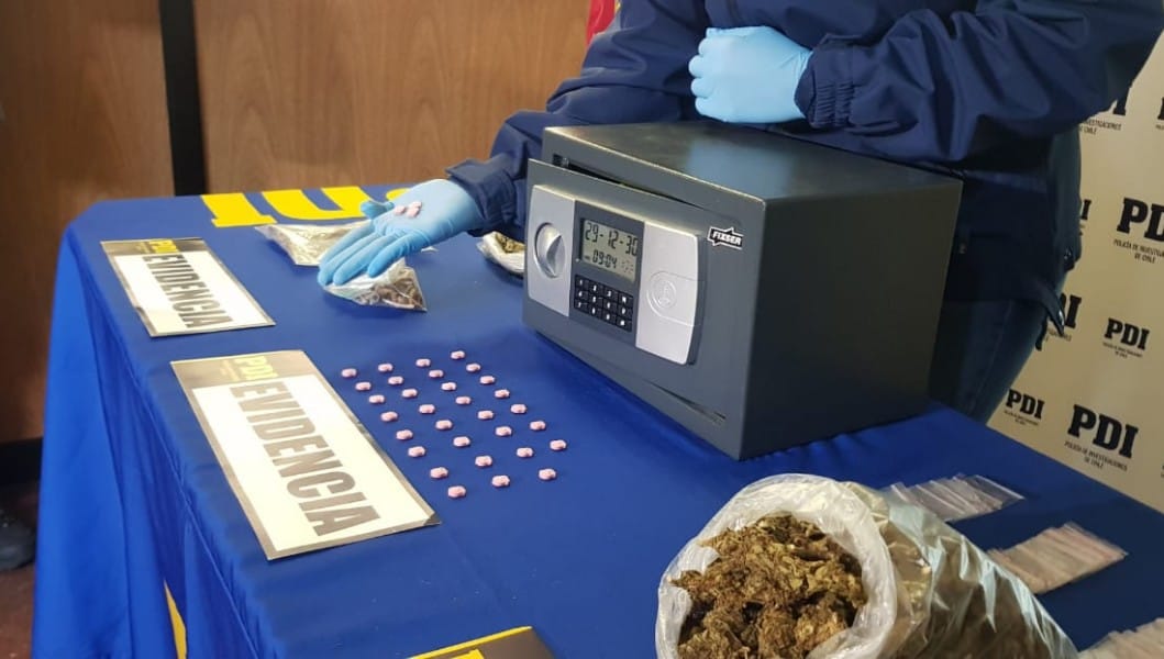 Detienen a menor de edad por tráfico de drogas desde su domicilio